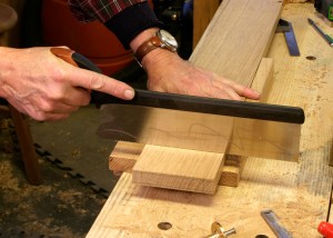 A Backsaw and Benchhook are all you need to cut the shoulders